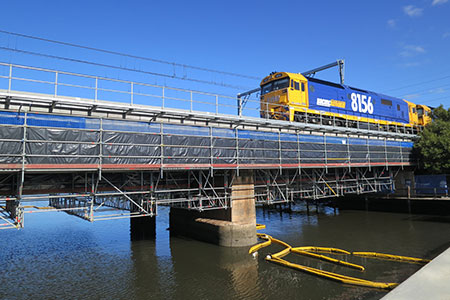 Suspended rail bridge