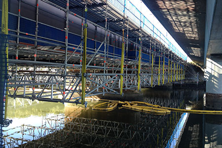 Suspended rail bridge