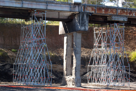 Swanbank railway bridge scaffold
